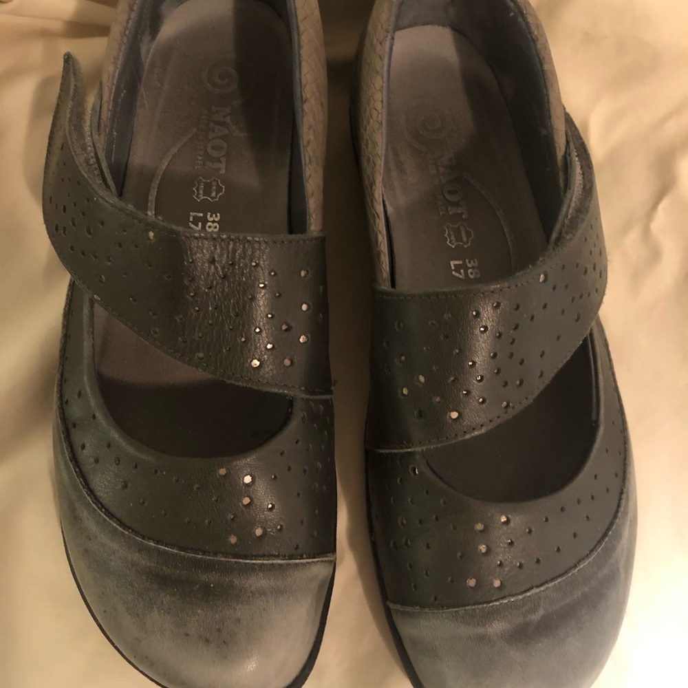 Women’s Black/Grey Naot Aroha Shoes 8
